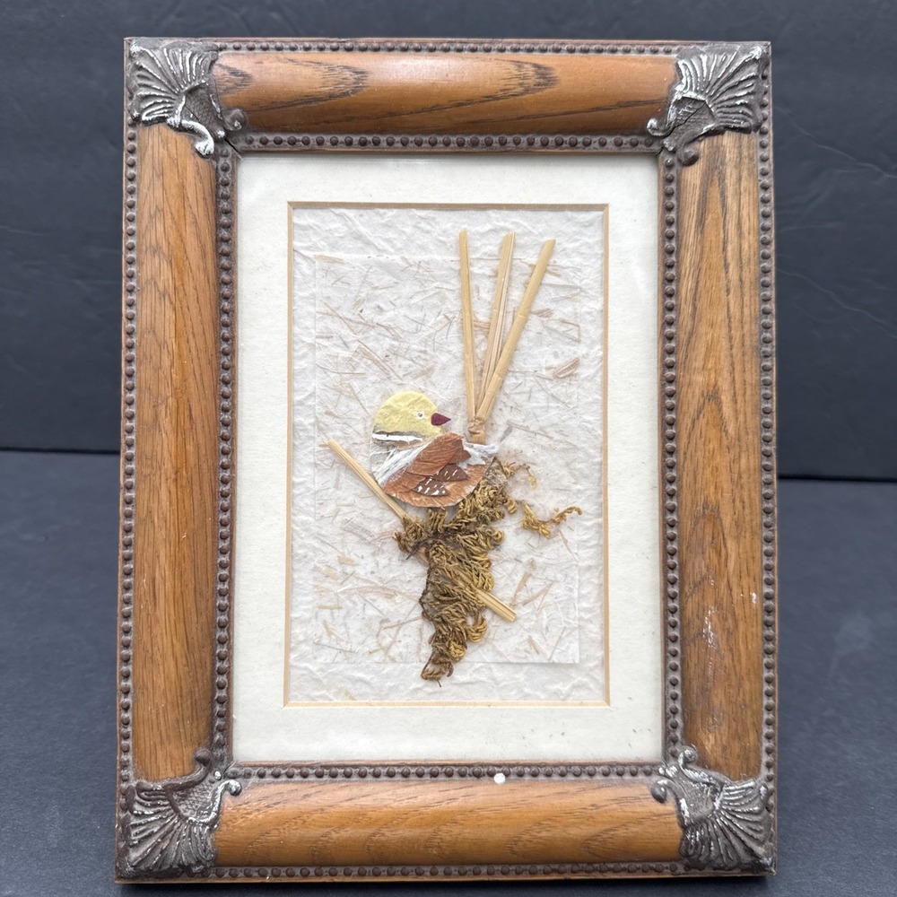 Dried 3D Art In Wood Antiqued Frame Baby Chic‎ Flowers 9" x 7"